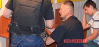 У Луцьку нетверезий член “Варти порядку” збив чоловіка на мопеді. ФОТО