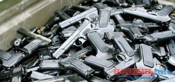 На Волині чоловік три роки переховував зброю на кладовищі. ФОТО