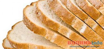 На Волині продають хліб з неприємним “сюрпризом”. ФОТО