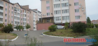 Лучани просять намалювати “зебру”, бо дорогу неможливо перейти через “гонщиків”