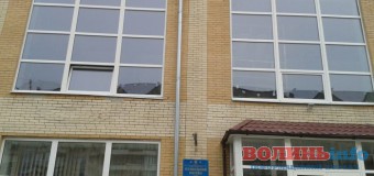 У Луцьку розпочав роботу оновлений басейн. ФОТО