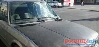У Луцьку біля ЦУМа збили людину. ФОТО