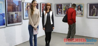 У Луцьку презентували фотовиставку жінок, які надихають