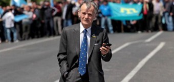 Джемілєв: Давати світло в Крим поки не плануємо