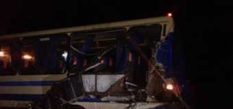 На Прикарпатті лісовоз в’їхав у пасажирський автобус