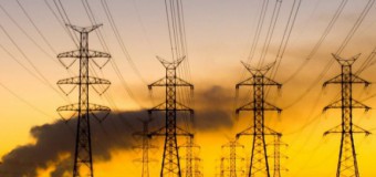 Озброєні бійці штурмують учасників енергетичної блокади Криму