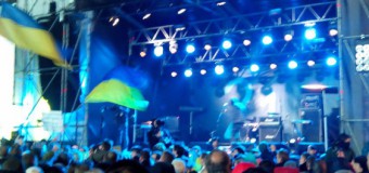 Активісти зірвали концерт на Майдані та проводять віче