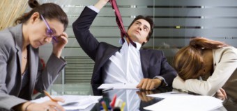 Половина офісних працівників мріють емігрувати