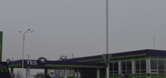 У Керчі утворилася величезна черга на єдиній заправці із бензином