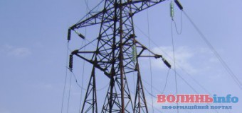 Чому Київ дозволив постачати енергію на заводи Криму