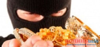 На Волині спіймали викрадача ювелірних виробів