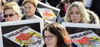 Charlie Hebdo зобразили Бога терористом