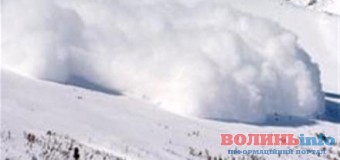 На Ельбрусі українських альпіністів накрило лавиною