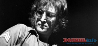 Пасмо волосся Джона Леннона продали на аукціоні за 35 тисяч доларів