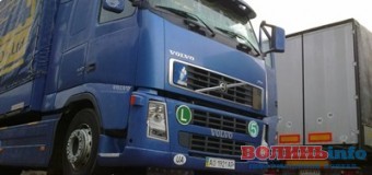 У Росії затримали 152 вантажівки з України