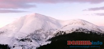 Як виглядають зимові Карпати вранці. ВІДЕО
