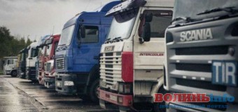 Російські вантажівки блокують вже в 9 областях