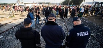 Півтисячі біженців влаштували масову бійку у Греції