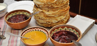 У центрі Луцька пригощатимуть млинцями