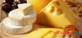 На лінії розмежування затримали автівку з сирною продукцією на 700 тисяч гривень