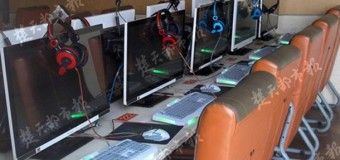 Китайця вбило струмом, коли він від’єднував смартфон від комп’ютера