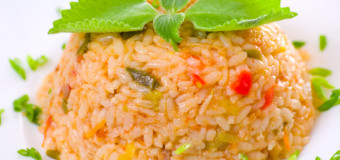 Легкий овочевий салат з рисом