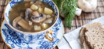 Поживний суп з печериць і перловки