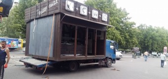 У Луцьку власники назаконних споруд самі демонтували свої кіоски
