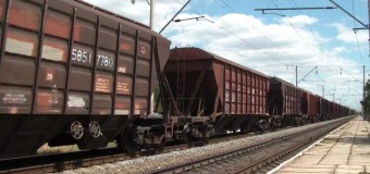 На Волині під вантажним потягом загинула жінка