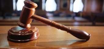 Винесли нове покарання чоловікам, які побили луцького патрульного