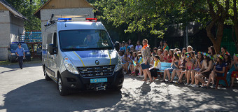 Волинським дітям показали, як затримувати злодіїв та брати відбитки пальців. ФОТО