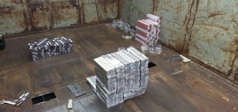 На Волині у вагонах з тирсою знайшли контрабандні цигарки