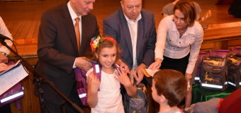 У Луцьку вручили портфелі дітям з родин, які опинились у складних життєвих обставинах
