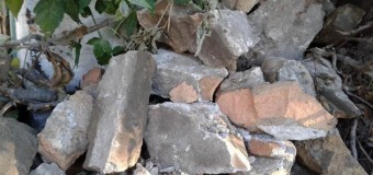 У луцькому сквері через будівництво храму сміття та багнюка
