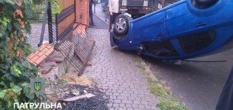 У Луцьку від зіткнення перевернулось авто