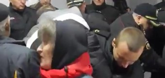 У Вінниці штурмують міськраду через високі тарифи