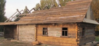 На Волині реставрують дерев’яний будинок 19 століття