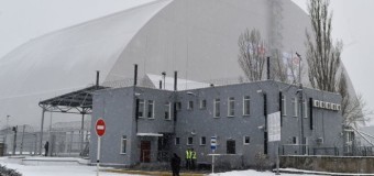 Над реактором Чорнобильської АЕС встановили захисний саркофаг
