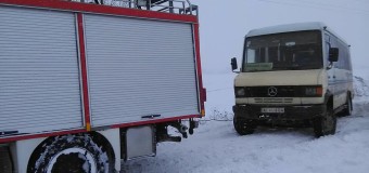 Волинські рятувальники за добу витягнули із заметів близько десятка автівок