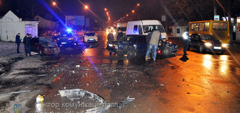У Луцьку зіткнулось три автомобілі, є потерпілі