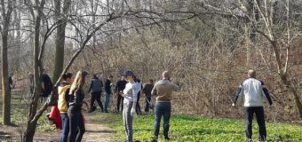 У Луцьку 40 патрульних прибирали “зелену зону” міста. ФОТО