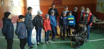 На Волині депутат райради навчав школярів стріляти з лука