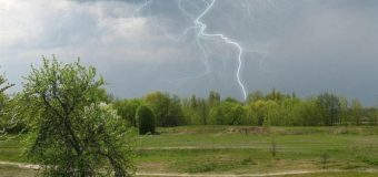 Увага! Попередження про грози, шквали та сильні дощі в Західній Україні