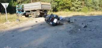 На Волині мотоцикл врізався у вантажівку, двоє людей загинуло. ФОТО