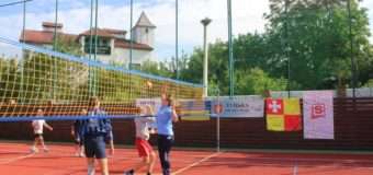 У Луцьку змагались за кубок міста з паркового волейболу. ФОТО