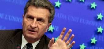Єврокомісар Еттінгер закликає дати Туреччині більше грошей на біженців