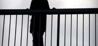 У Луцьку жінка ледь не вчинила самогубство. ВІДЕО