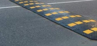 Біля луцьких шкіл вимагають покласти «лежачих поліцейських»