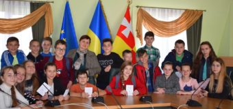 У луцькому ЦНАПі провели екскурсію для школярів. ФОТО