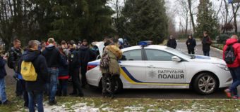 Луцькі патрульні у Берестечку розповіли дітям про безпеку на дорозі. ФОТО